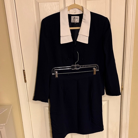 Navy Double-Breasted Suit. - Picture 1 of 2